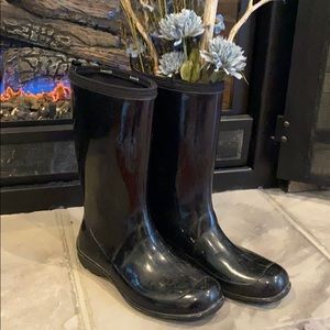 Kamik rain boots - women’s size 9